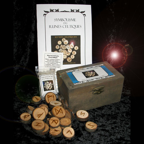 Coffret de 24 Runes Celtiques en Bois de Cerisier de Virginie Coffret de 24 Runes Celtiques en Bois de Cerisier de Virginie